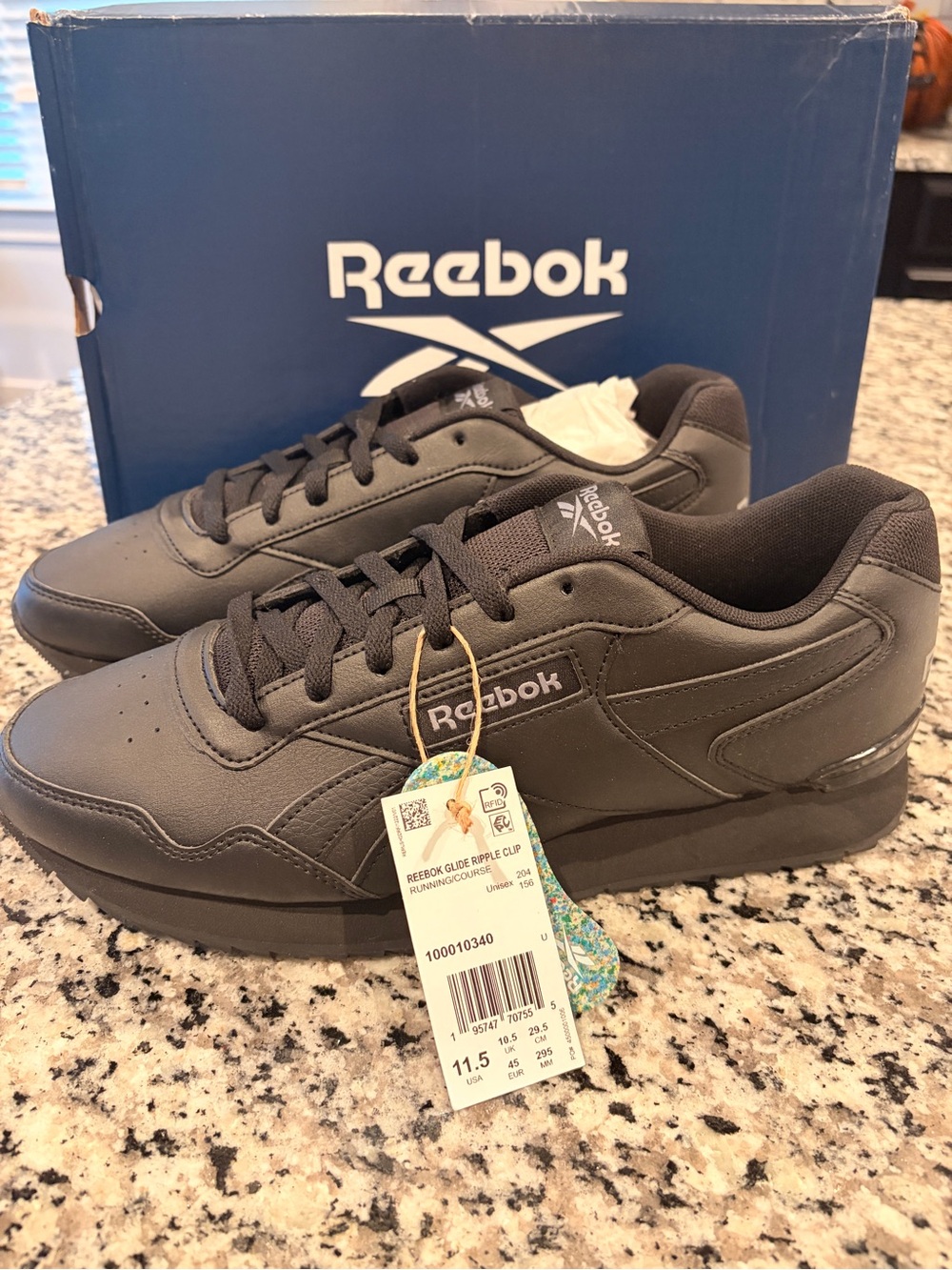 Brand New Reebok Men's 11.5 Classic Black Leather Sneakers
